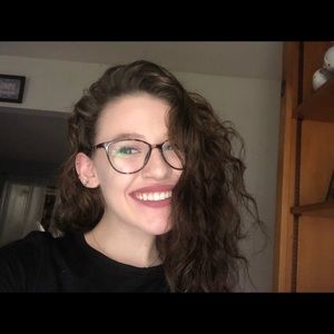 Meet your Posher, Abby